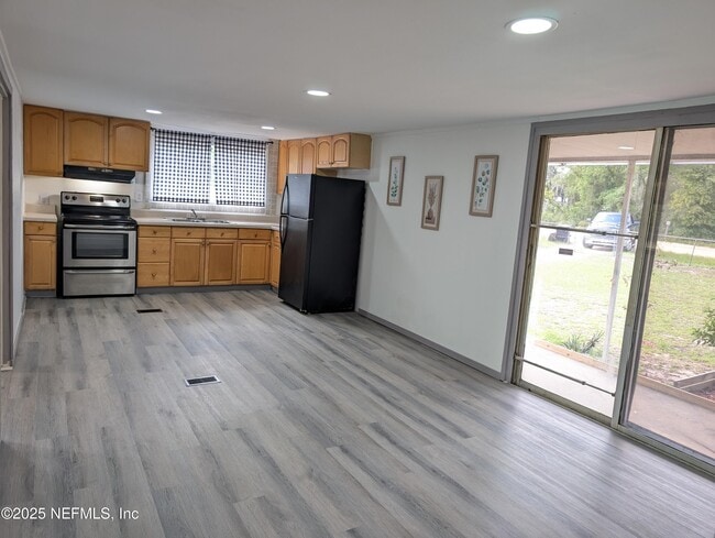 Building Photo - 116 Claudia St