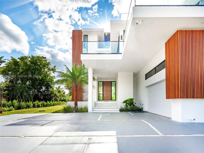 Building Photo - 1248 NE 89th St