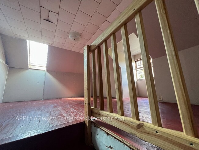 Building Photo - 310 Manor Ave