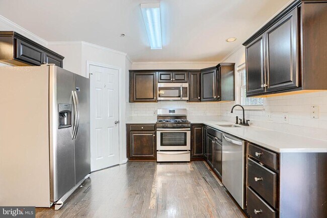 Building Photo - 6558 Ridgeborne Dr