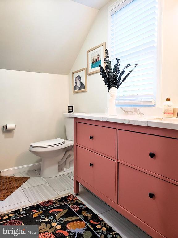 Building Photo - 200 Mohican Dr