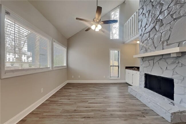 Building Photo - 320 Parsons Branch