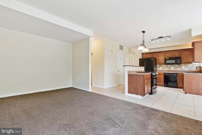 Building Photo - 6178 Oaklawn Ln