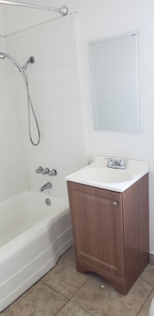 bath room with shower & bath tub combo - 1066 Sherwood Ave