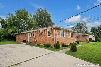 Building Photo - 92 Cherrington Rd