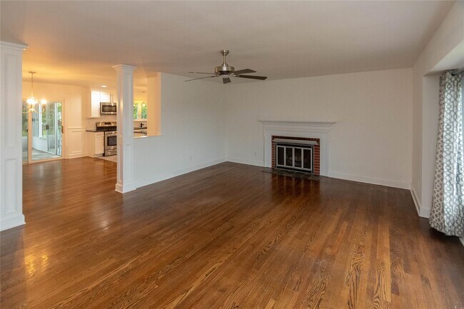 Building Photo - 37 Clover Hill Dr