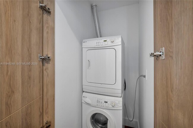 Building Photo - 3470 E Coast Ave