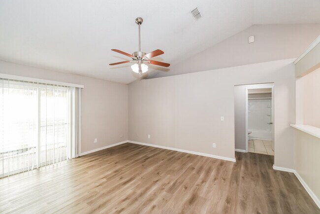 Building Photo - 1841 Quebec Ct