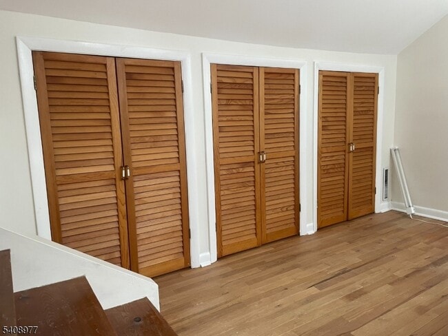 Building Photo - 411 Lake Shore Dr