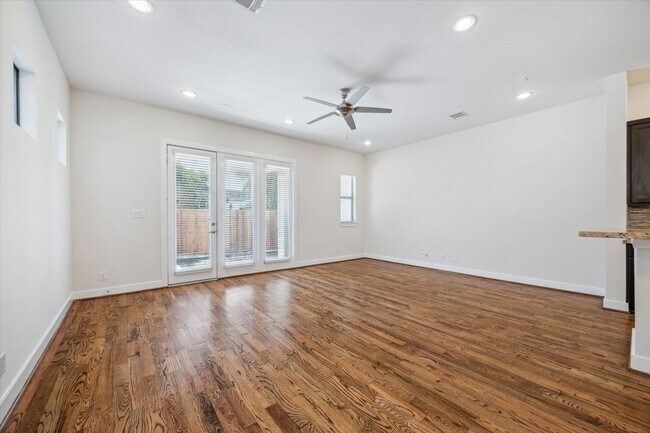 Building Photo - 4409 Schuler St