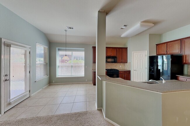Building Photo - 15832 Coyote Hill Dr