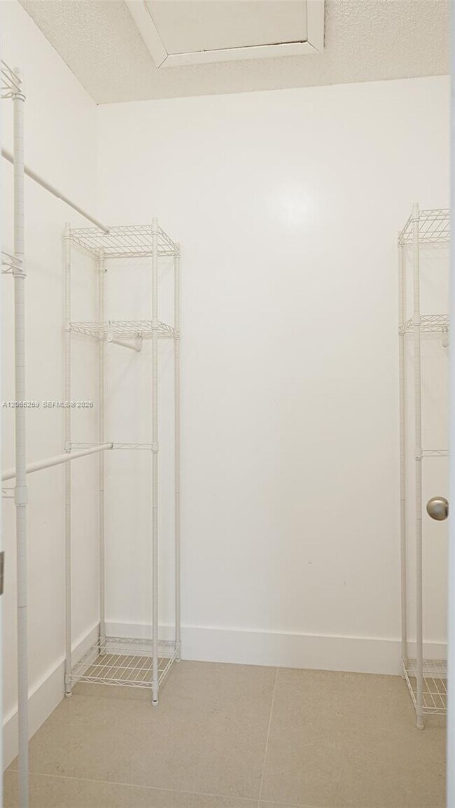 Building Photo - 5661 W 21st Ave