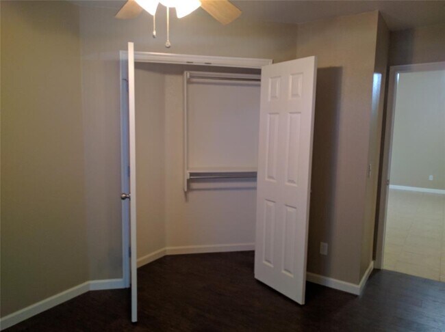 Building Photo - 416 Cherokee Gate Dr