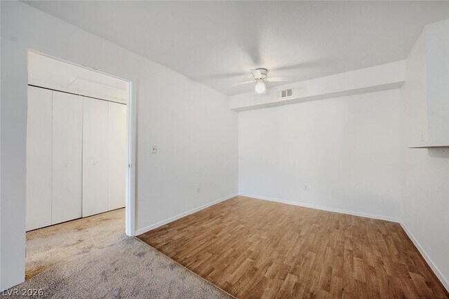 Building Photo - 1150 N Buffalo Dr