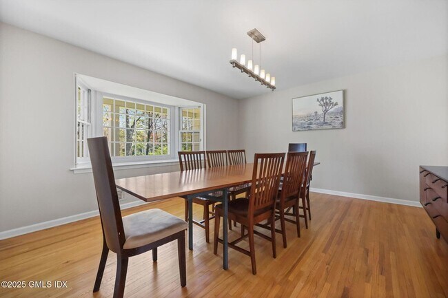 Building Photo - 10 Old Forge Rd