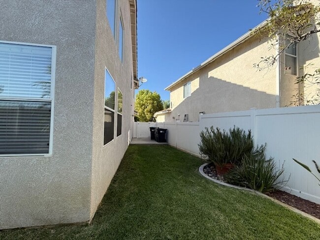 Building Photo - Welcome to Wagon Wheel – 4 Bed + Office | ...