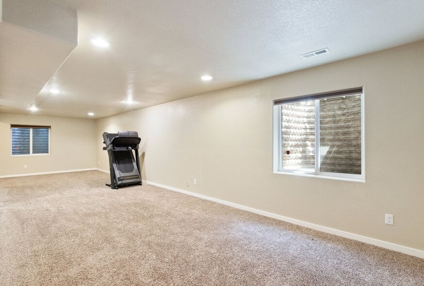 Building Photo - 10423 Abrams Dr
