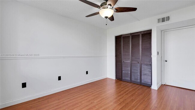 Building Photo - 13000 SW 92nd Ave