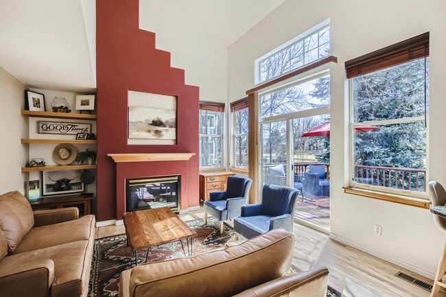 Building Photo - Spacious 4 BDR Longmont Home