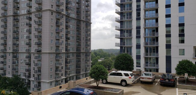 Building Photo - 1101 Juniper St NE