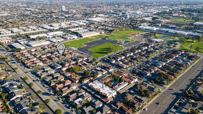 Building Photo - 16562 Sabot Ln