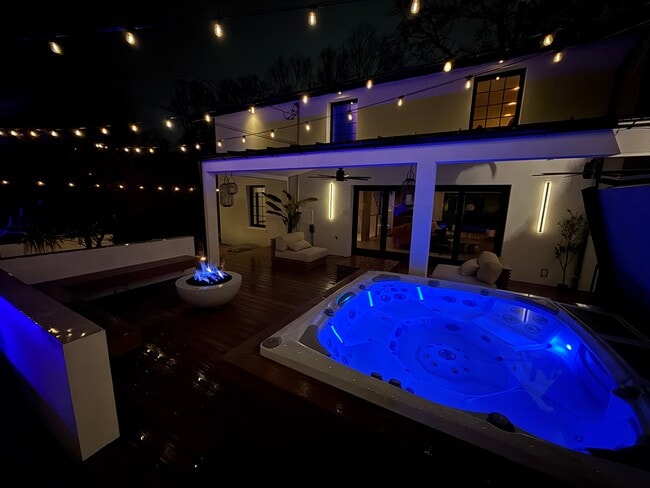 Building Photo - 204 Datura Dr