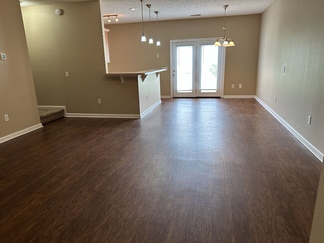 Building Photo - 495 Canyon Oak Loop