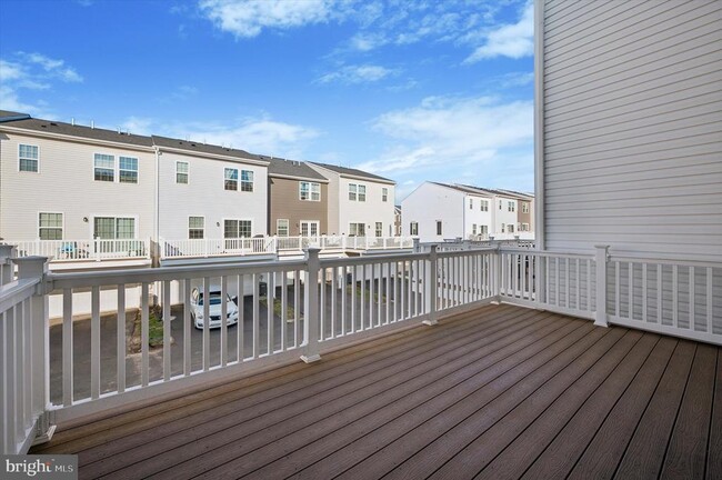 Building Photo - 214 Bamboo Dr