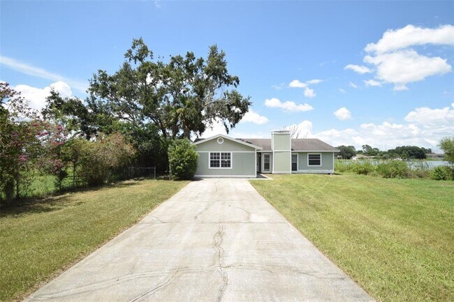 Building Photo - 1204 Honeytree Ln W