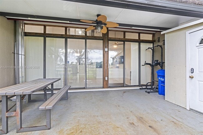 Building Photo - 1391 W Fairway Rd