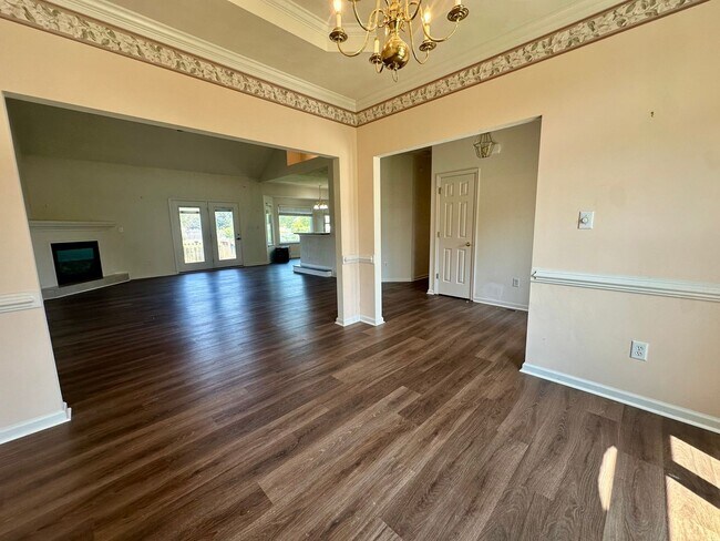 Building Photo - 905 Laconia Ct