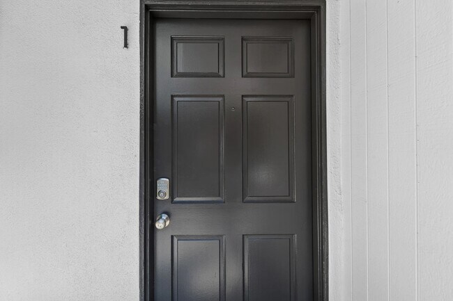 Building Photo - 1240 W 29th St