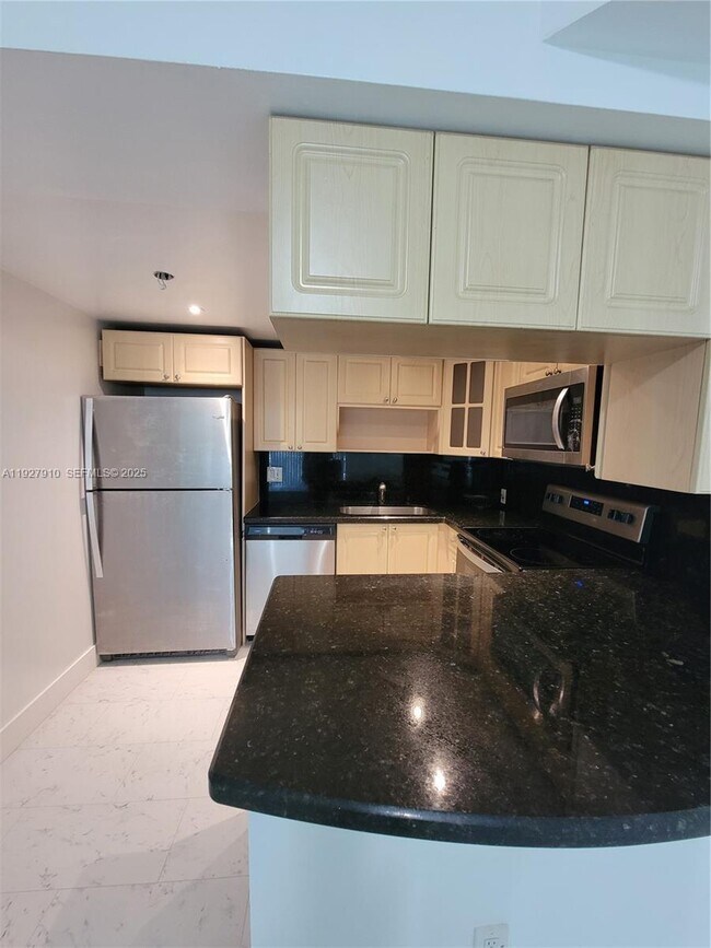 Building Photo - 8290 Lake Dr