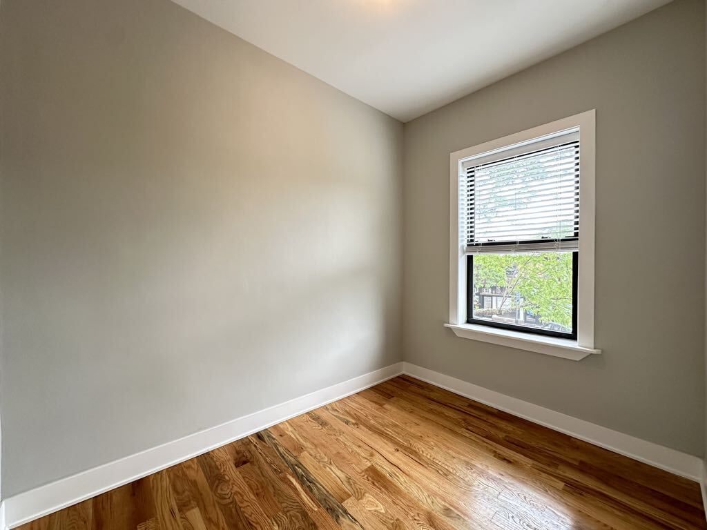 Building Photo - 347 Park Ave