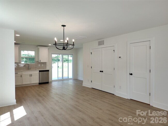 Building Photo - 1413 Arden Ave