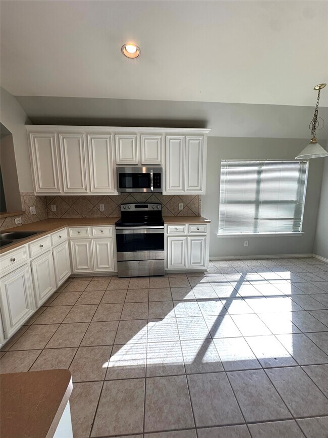 Building Photo - 22014 Gold Leaf Trail