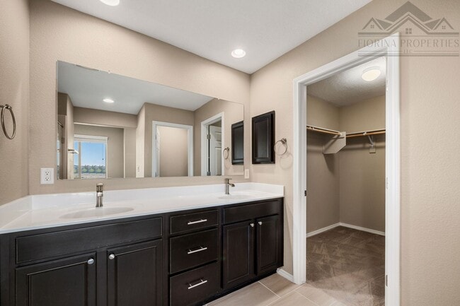 Building Photo - 1 MO. FREE RENT! Gorgeous Corner-Lot Townhouse with Mountain Views