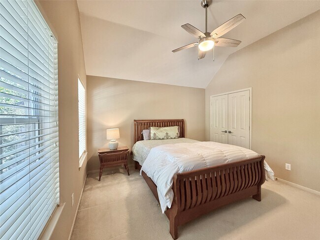 Building Photo - 251 N Maple Glade Cir