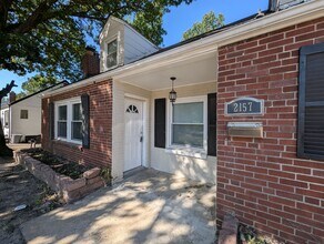 Building Photo - Pretty on Penfield - 3 Bedroom, 1 Bath Cha...