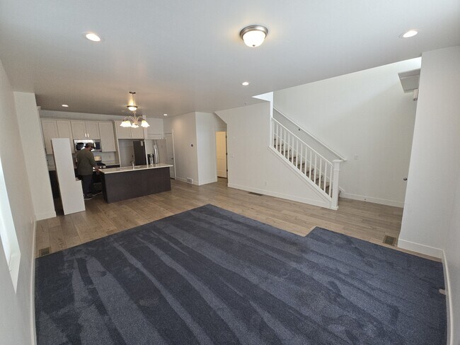 Building Photo - 754 E 950 N