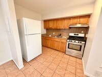 Building Photo - 813 Fisher Ave