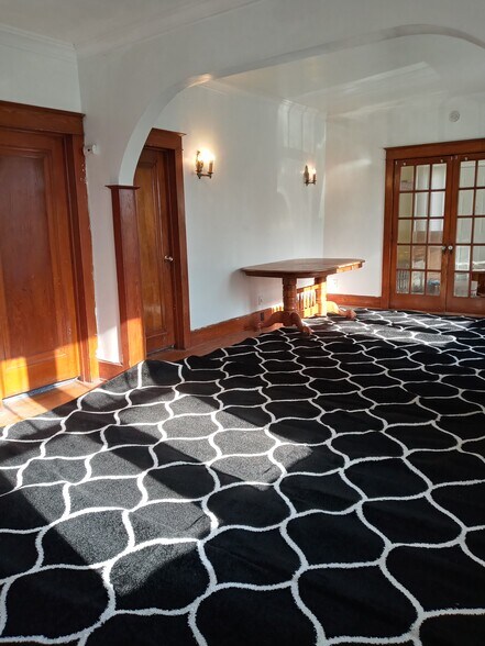 Building Photo - 1210 Erie St