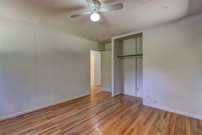 Building Photo - 1367 Canterbury Rd