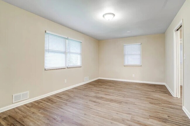 Building Photo - 2138 Springdale Rd SW