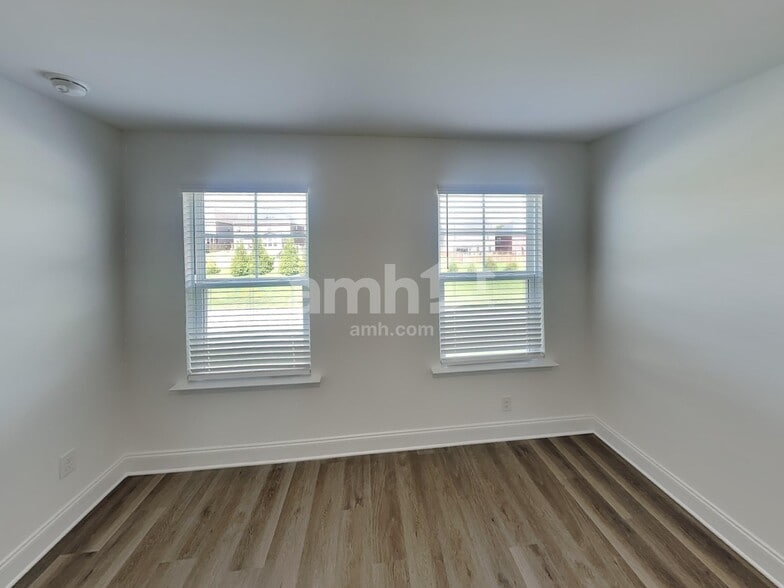 Building Photo - 204 Argea Dr