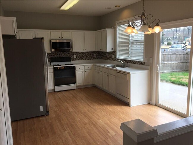 Building Photo - 4412 Shillham Ct