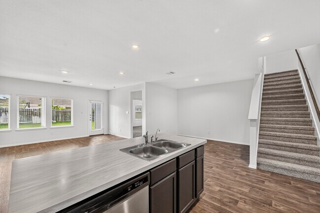 Building Photo - 5118 Dove Hl Ln