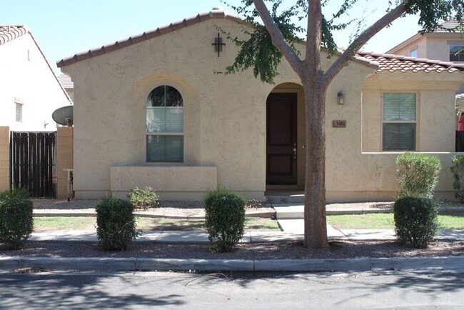 Building Photo - Great Gilbert Location!