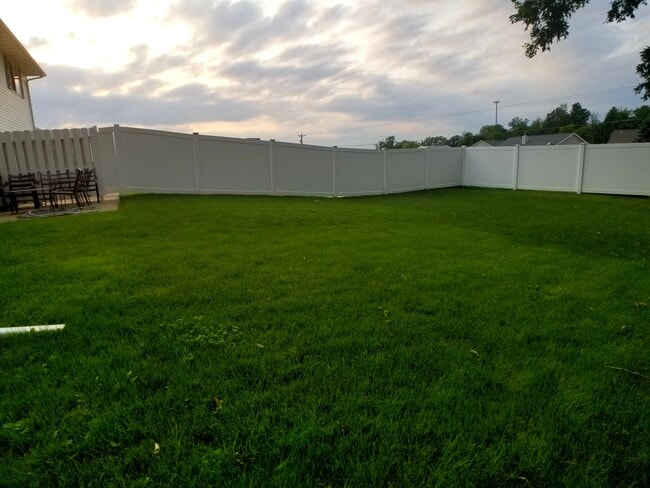 Building Photo - Autumn Ln Kaukauna