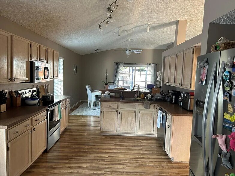 Building Photo - 4409 Crooked Creek Dr